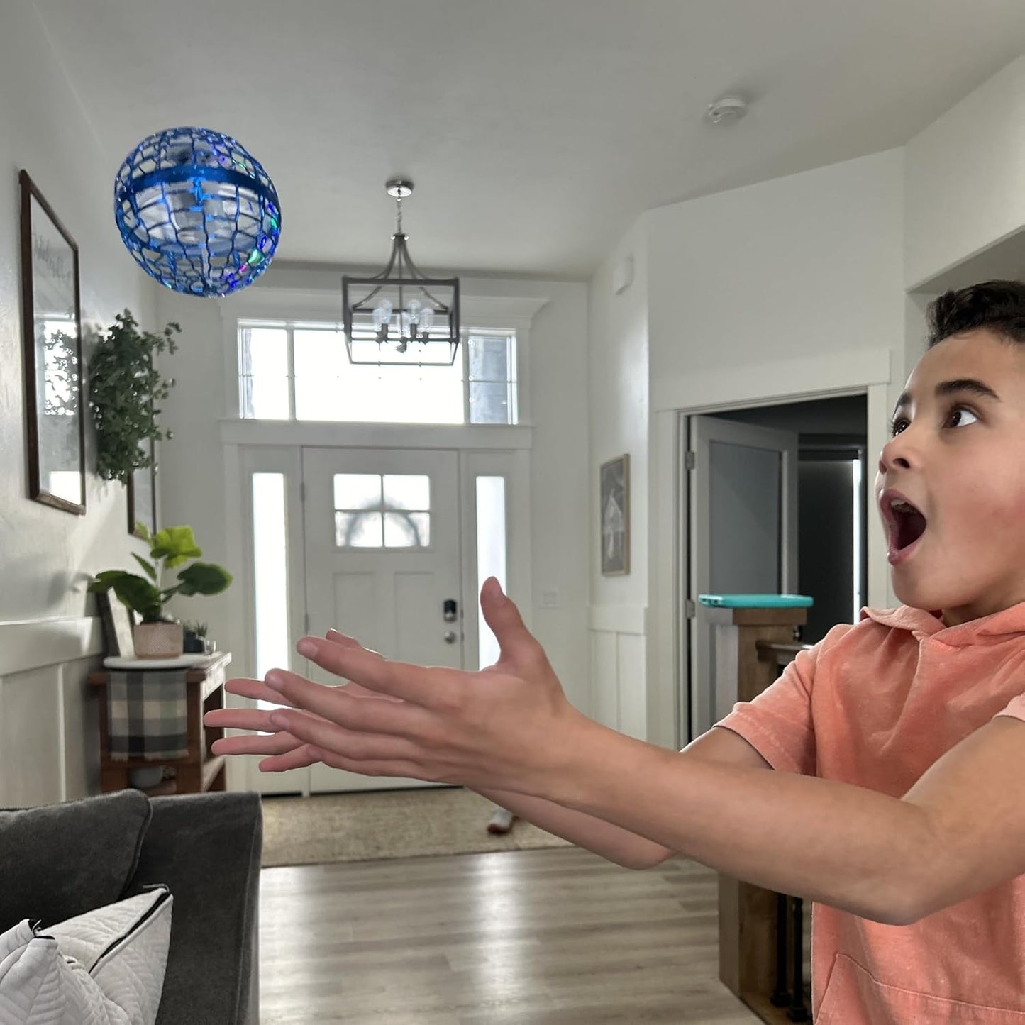 Flynova - PRO Flying Spinner Ball